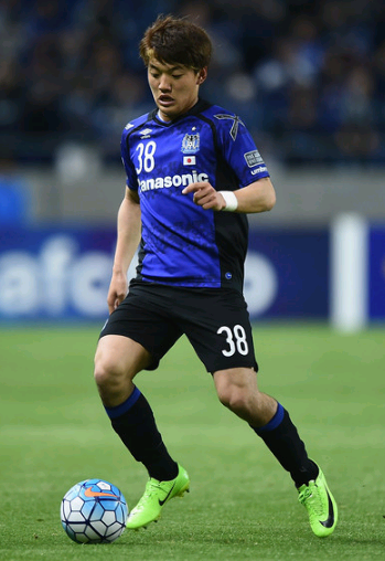 谁就更接近 谁就更接近